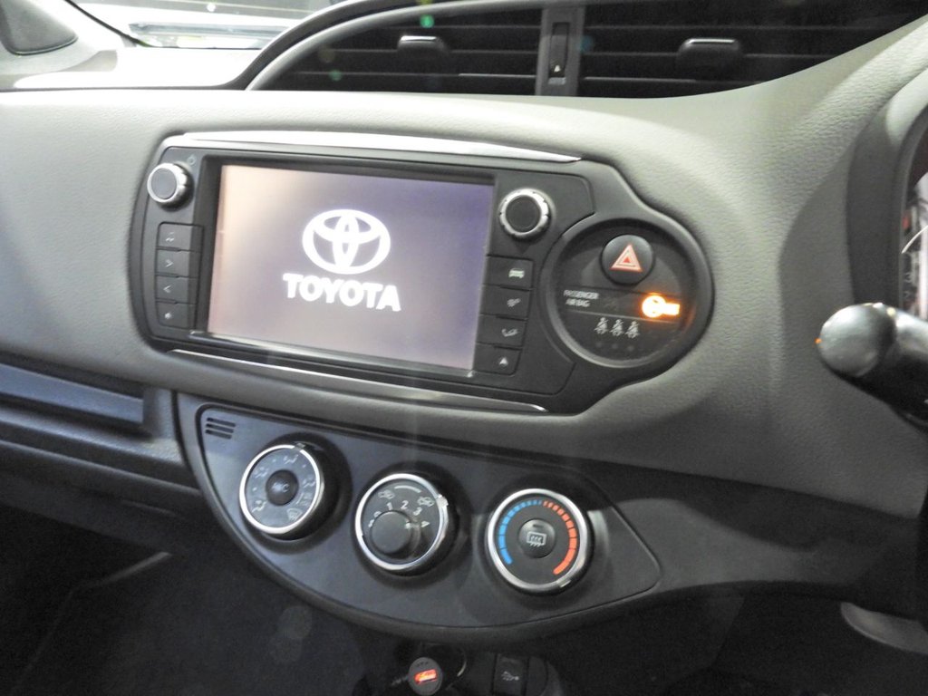 Used Toyota Yaris 2017 for sale - 78017464: Photo 21