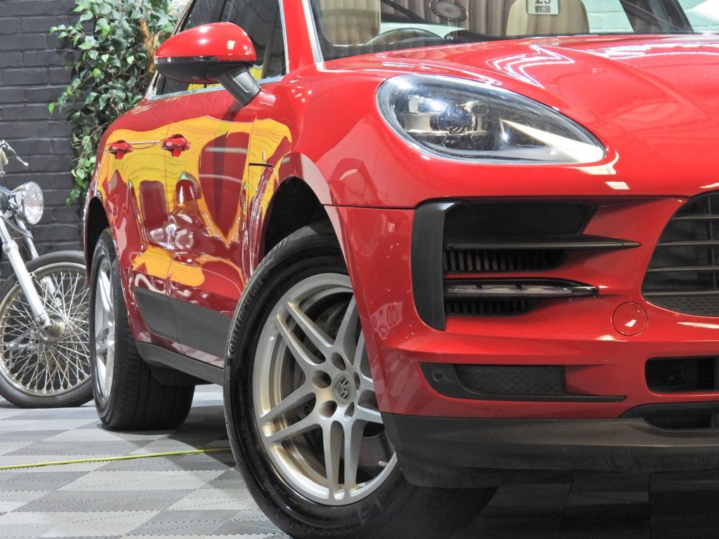 Used Porsche Macan 2019 for sale - 77703951: Photo 3