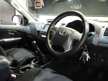 Used Toyota Hilux 2014 for sale - 75528086: Photo