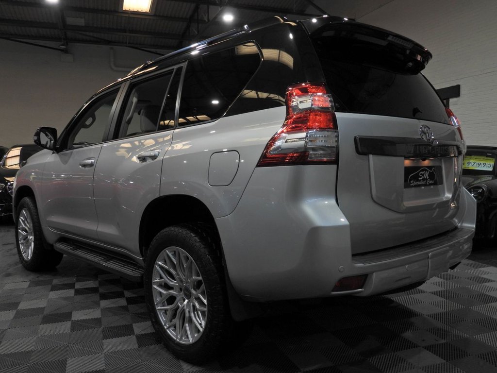 Used Toyota Land Cruiser 2010 for sale - 77672776: Photo 11