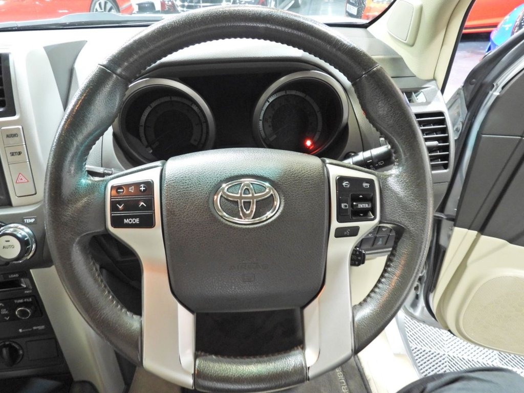 Used Toyota Land Cruiser 2010 for sale - 77672776: Photo 17
