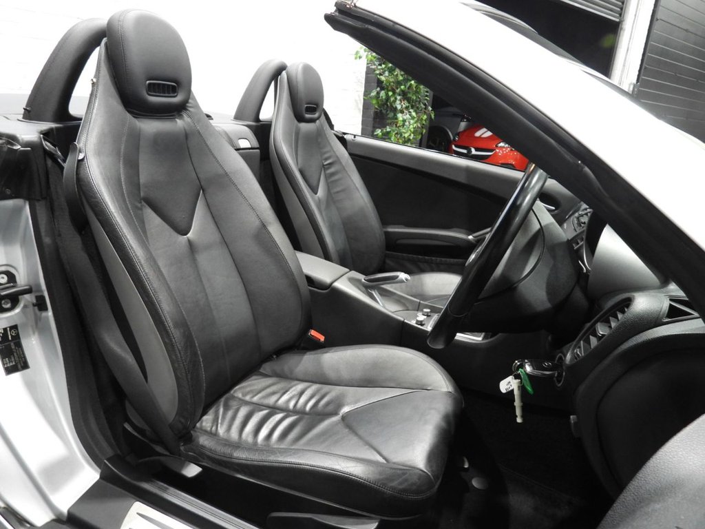 Used Mercedes-Benz SLK 2009 for sale - 77014387: Photo 17