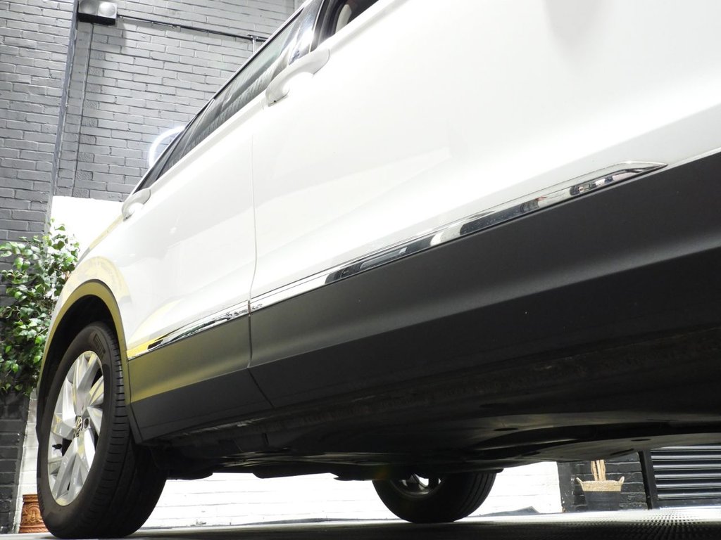 Used Volkswagen Tiguan 2022 for sale - 76797878: Photo 9