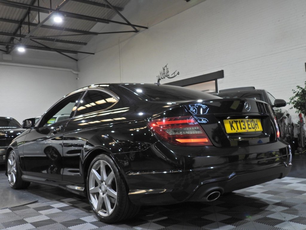 Used Mercedes-Benz C Class 2013 for sale - 77720409: Photo 2