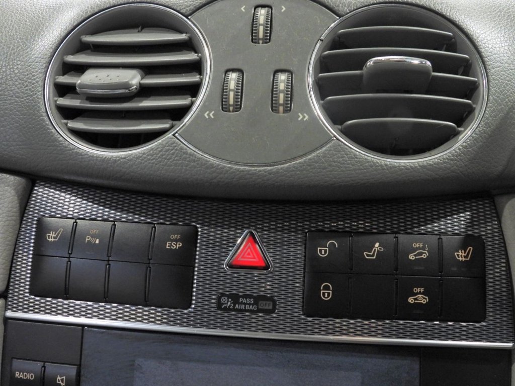 Used Mercedes-Benz CLK 2004 for sale - 77236608: Photo 25