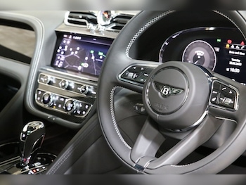 Used Bentley Bentayga 2023 for sale - 75765076: Photo