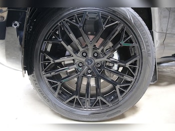 Used Land Rover Defender 2024 for sale - 78590553: Photo