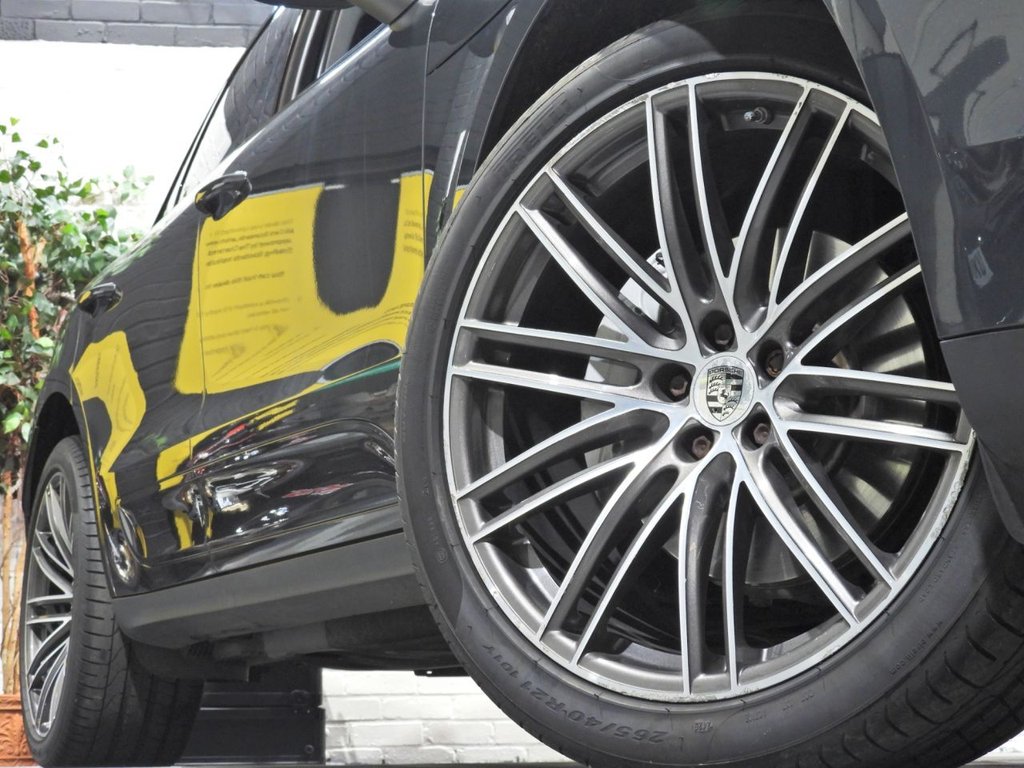 Used Porsche Macan 2018 for sale - 77200265: Photo 16