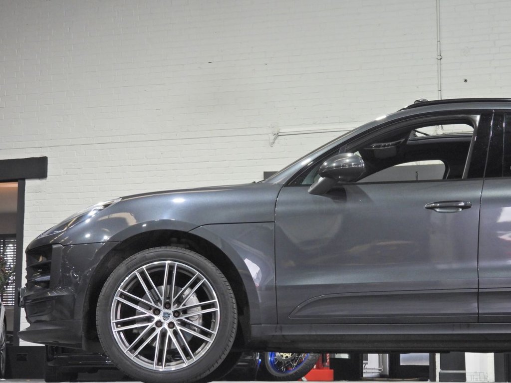 Used Porsche Macan 2018 for sale - 77200265: Photo 20