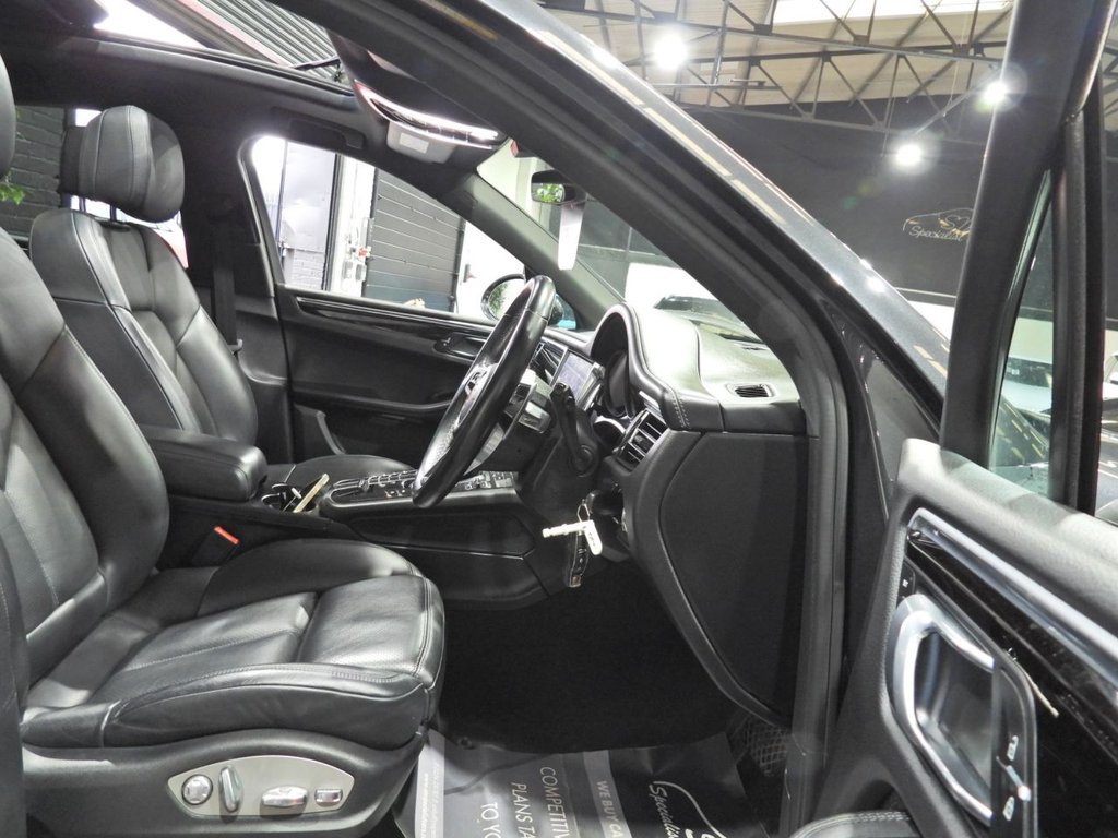 Used Porsche Macan 2018 for sale - 77200265: Photo 30