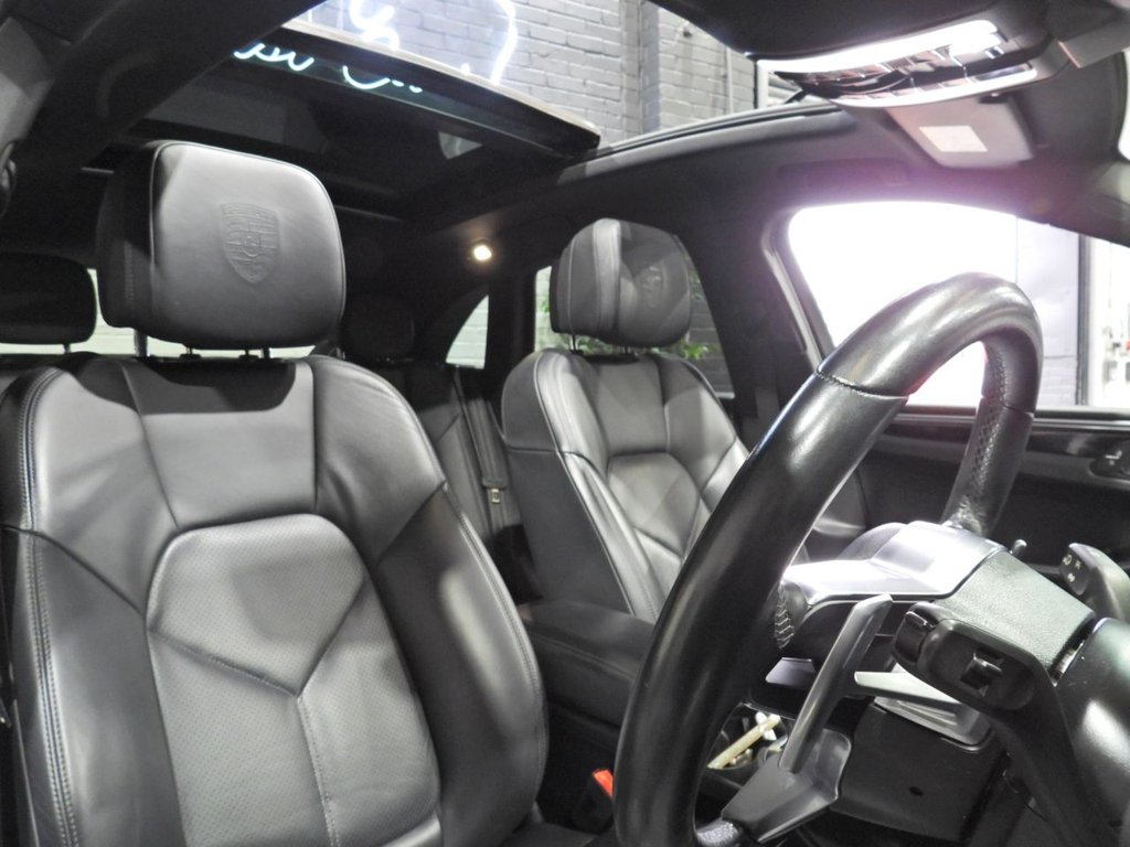 Used Porsche Macan 2018 for sale - 77200265: Photo 32