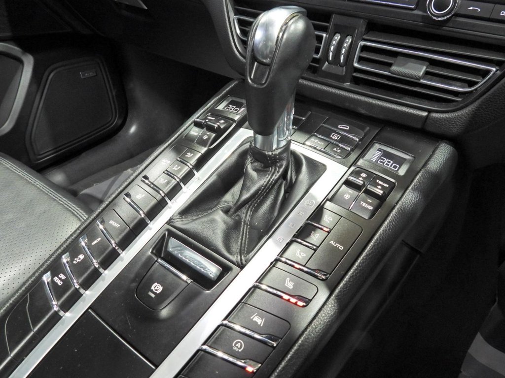 Used Porsche Macan 2018 for sale - 77200265: Photo 38