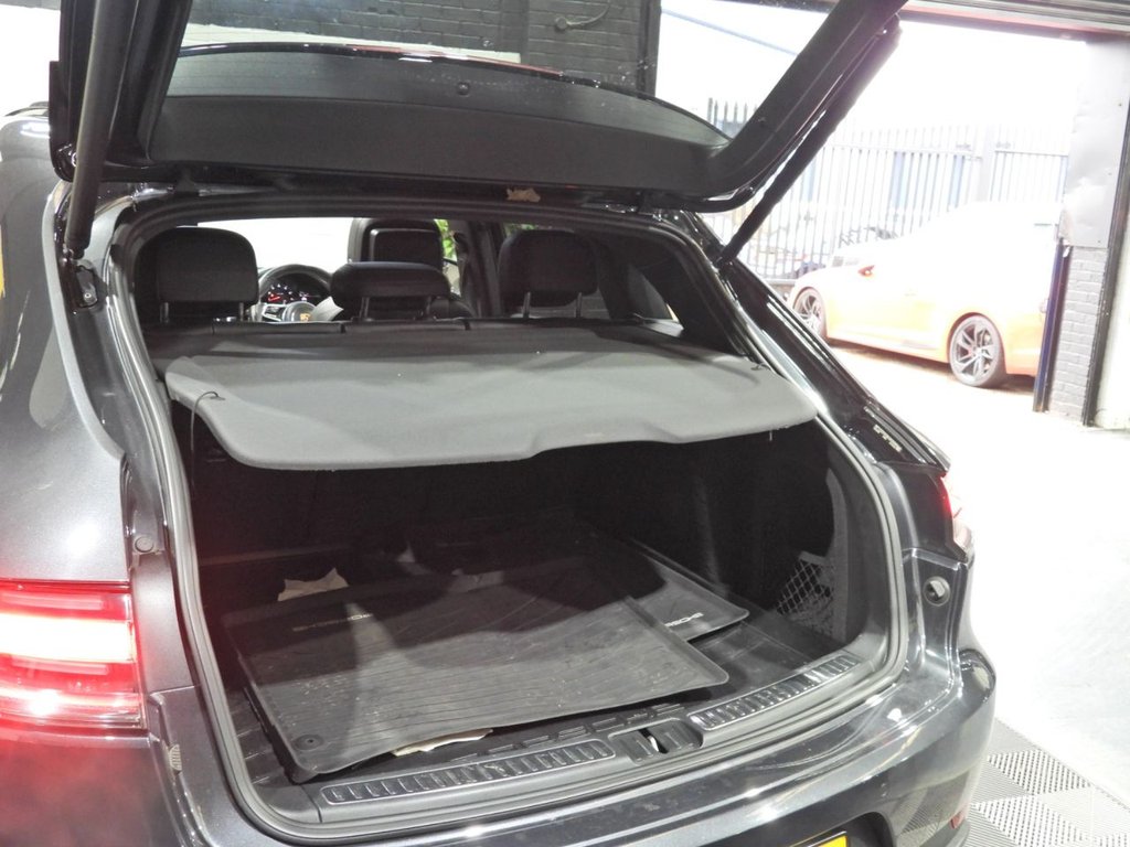 Used Porsche Macan 2018 for sale - 77200265: Photo 44