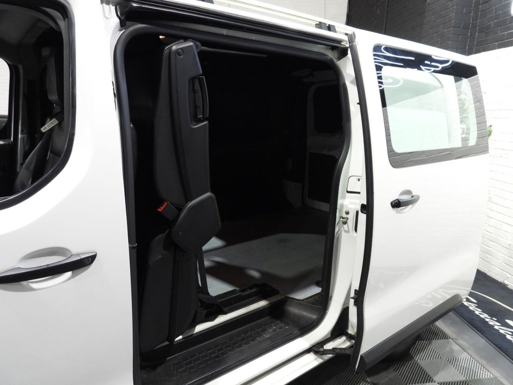 Used Vauxhall Vivaro 2020 for sale - 77111215: Photo 18