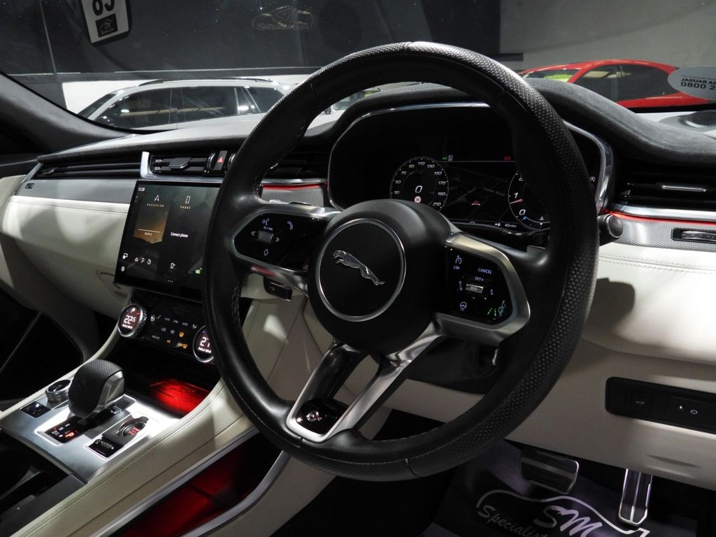 Used Jaguar F-Pace 2023 for sale - 76256267: Photo 16