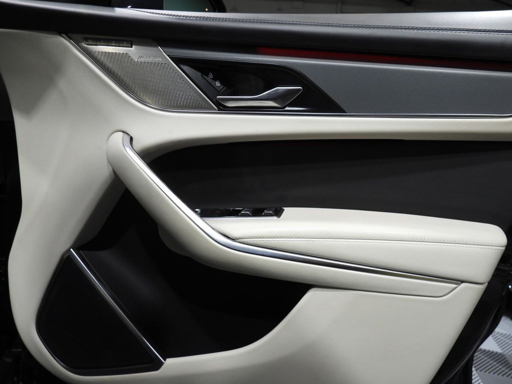 Used Jaguar F-Pace 2023 for sale - 76256267: Photo 34