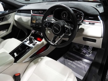 Used Jaguar F-Pace 2023 for sale - 76256267: Photo