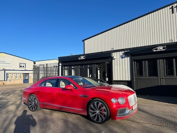 2021 (21) - 4.0 V8 Saloon 4dr Petrol Auto 4WD Euro 6 (550 ps)