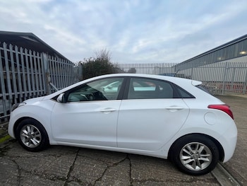 Hyundai i30 feature image
