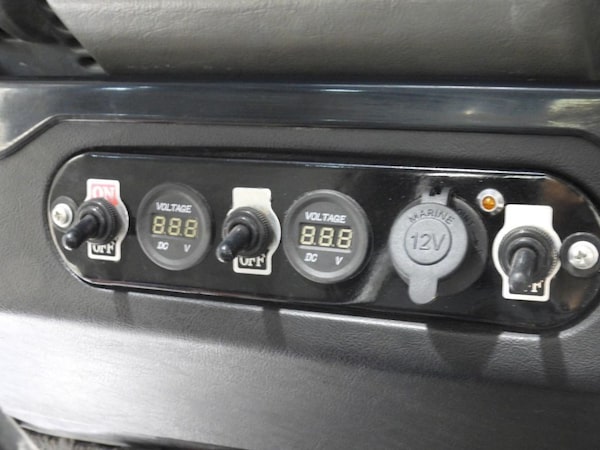 Used Land Rover Defender 110 1998 for sale - 73124945: Photo 44