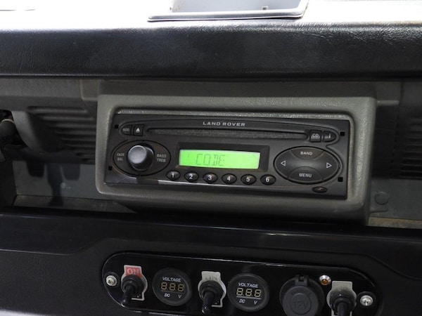 Used Land Rover Defender 110 1998 for sale - 73124945: Photo 46