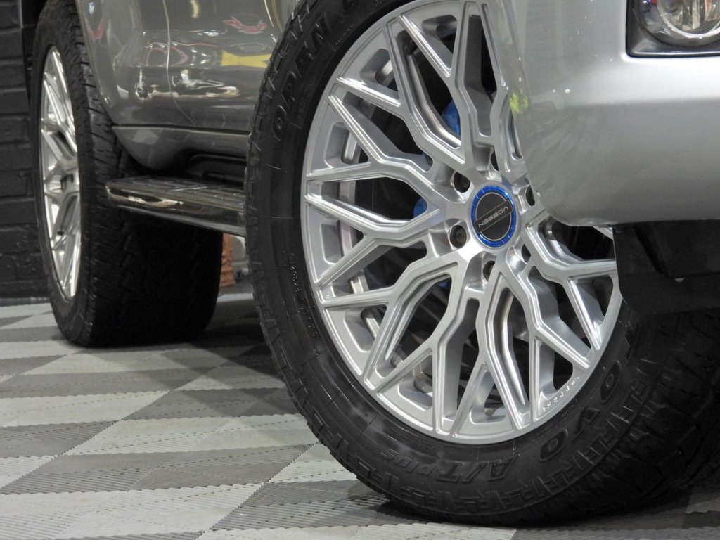 Used Toyota Land Cruiser 2010 for sale - 78082226: Photo 2