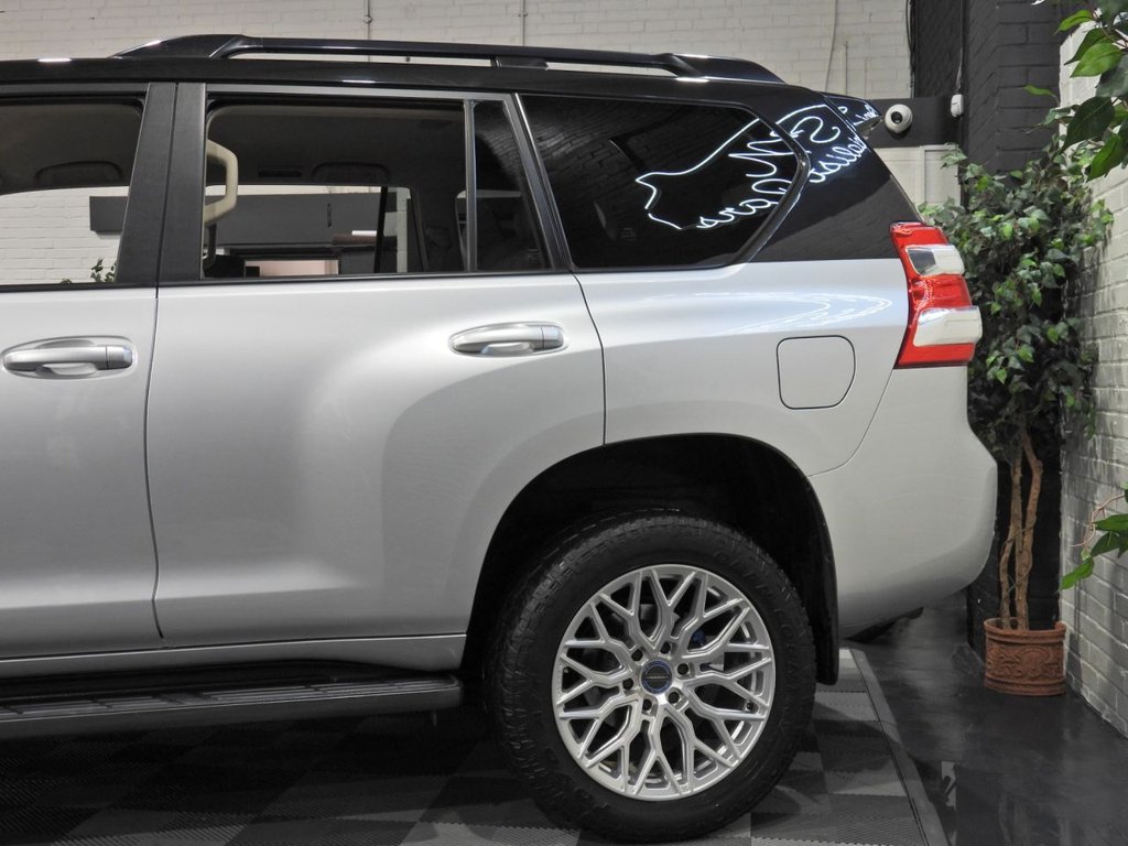 Used Toyota Land Cruiser 2010 for sale - 78082226: Photo 3