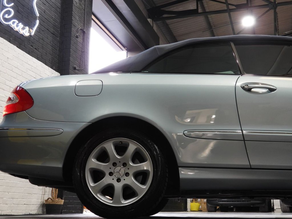 Used Mercedes-Benz CLK 2003 for sale - 77967552: Photo 3