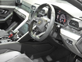 Used Lamborghini Urus 2020 for sale - 79178060: Photo