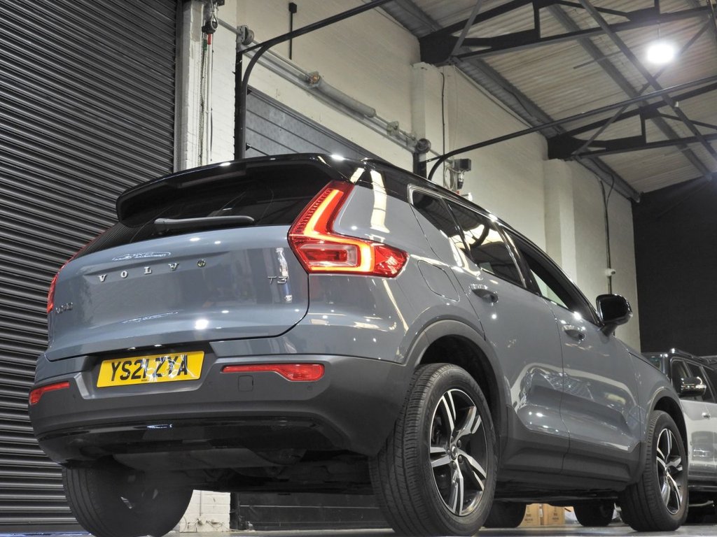 Used Volvo XC40 2021 for sale - 78153890: Photo 2