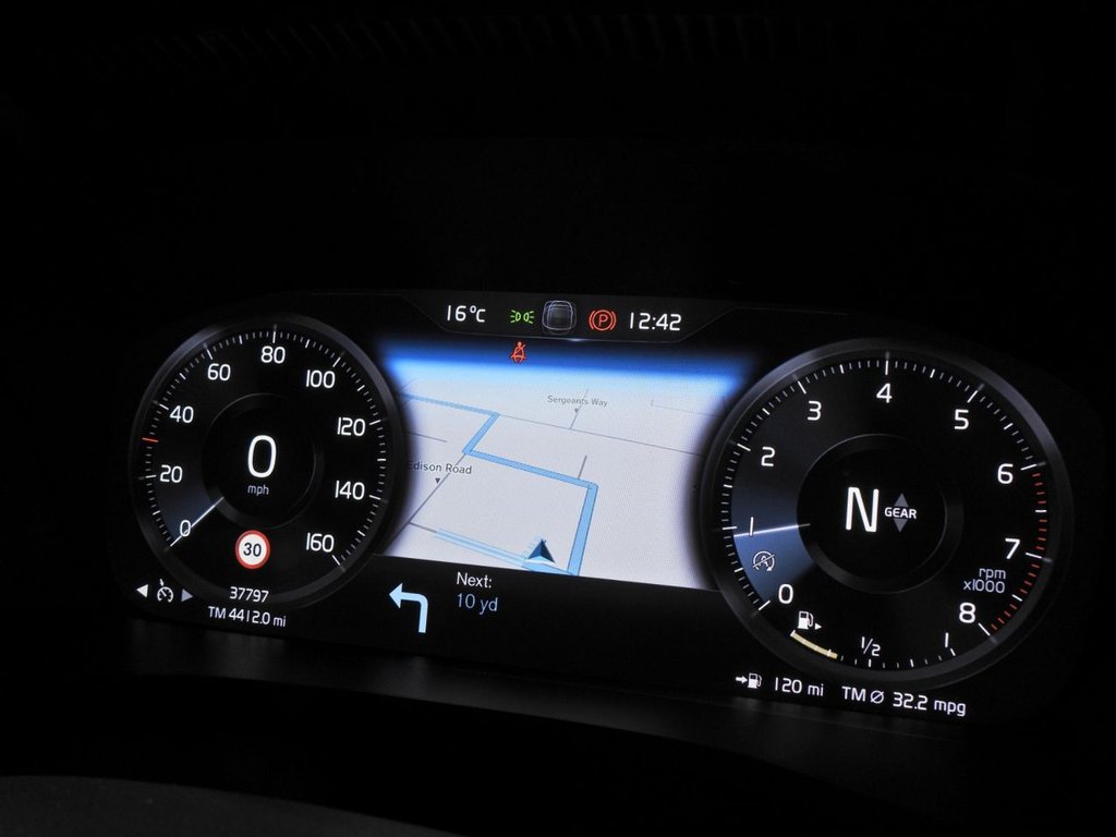 Used Volvo XC40 2021 for sale - 78153890: Photo 32