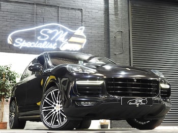 Used Porsche Cayenne 2016 for sale - 79104079: Photo