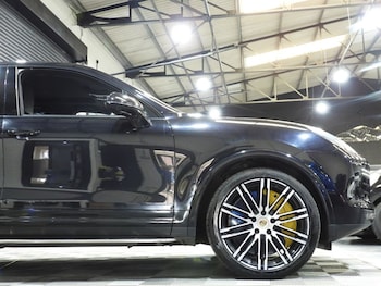 Used Porsche Cayenne 2016 for sale - 79104079: Photo