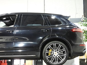Used Porsche Cayenne 2016 for sale - 79104079: Photo