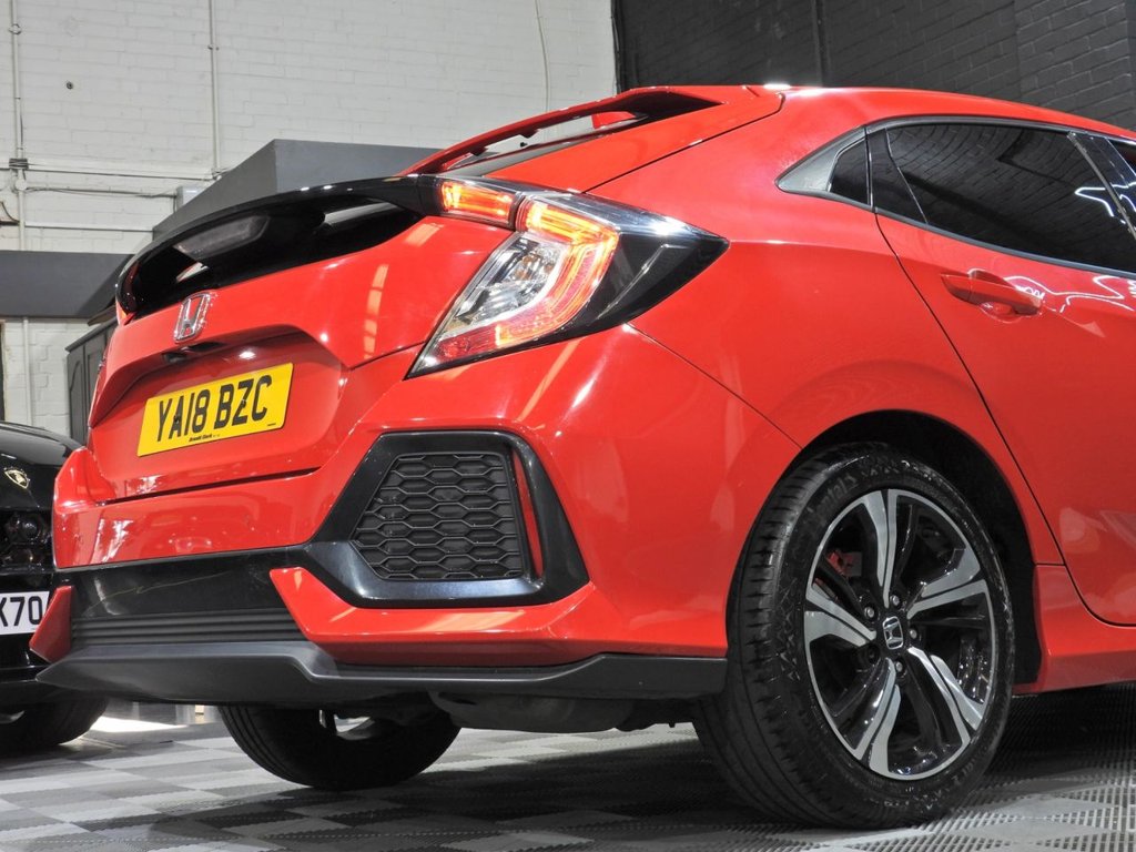 Used Honda Civic 2018 for sale - 77937133: Photo 11