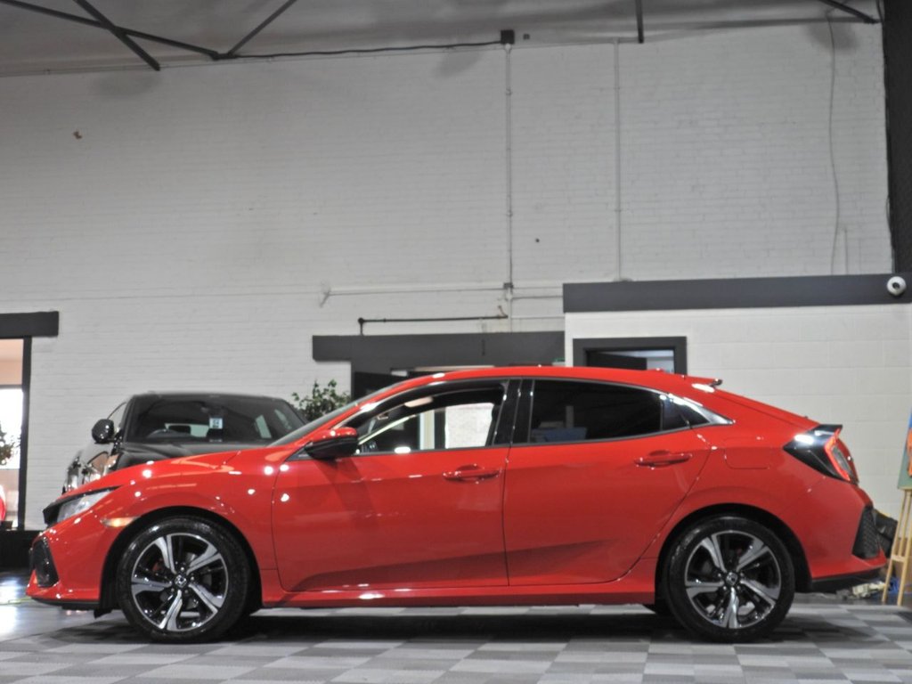 Used Honda Civic 2018 for sale - 77937133: Photo 13