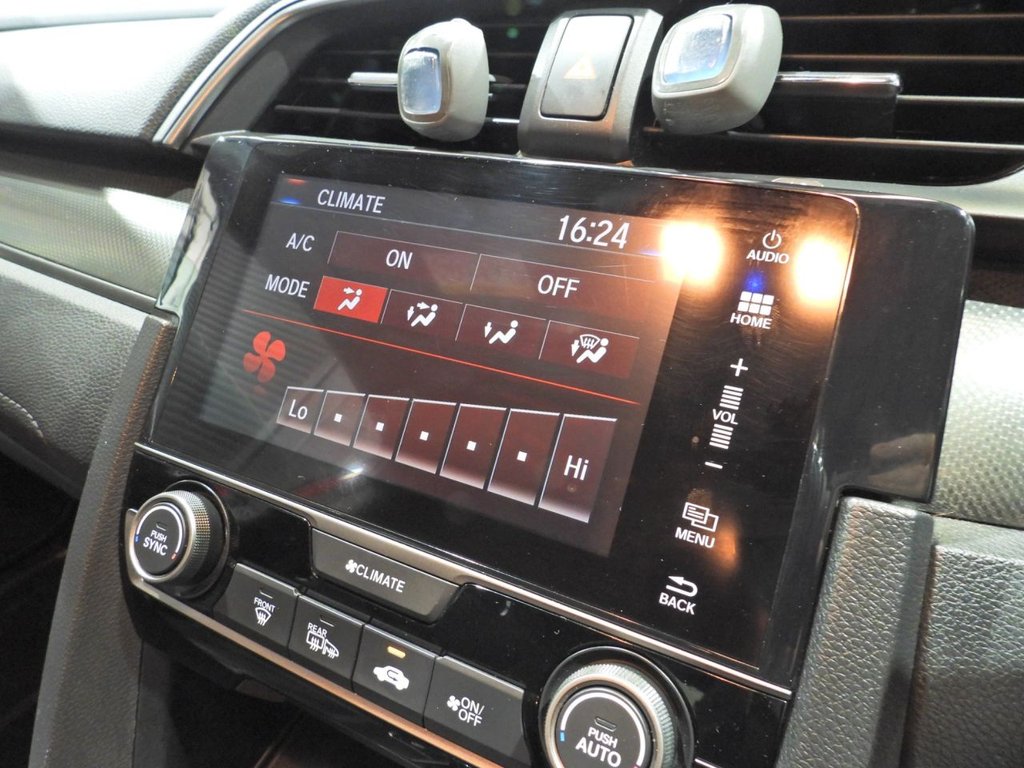 Used Honda Civic 2018 for sale - 77937133: Photo 27