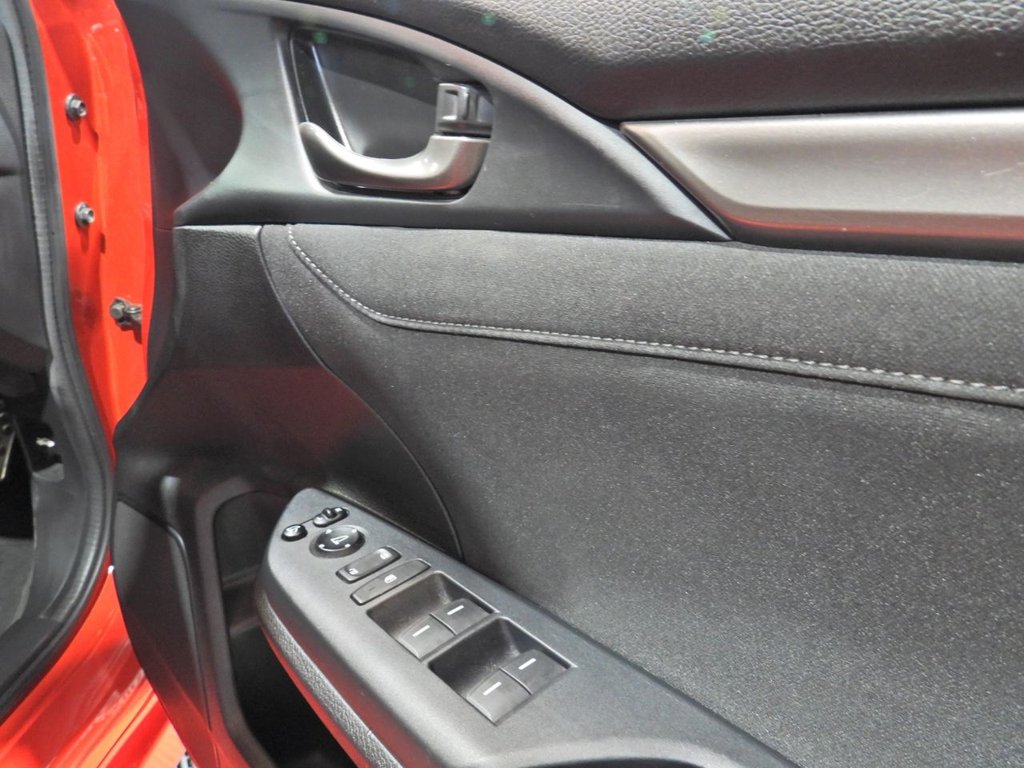 Used Honda Civic 2018 for sale - 77937133: Photo 35