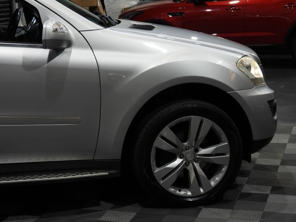 Used Mercedes-Benz M Class 2009 for sale - 77660163: Photo 2