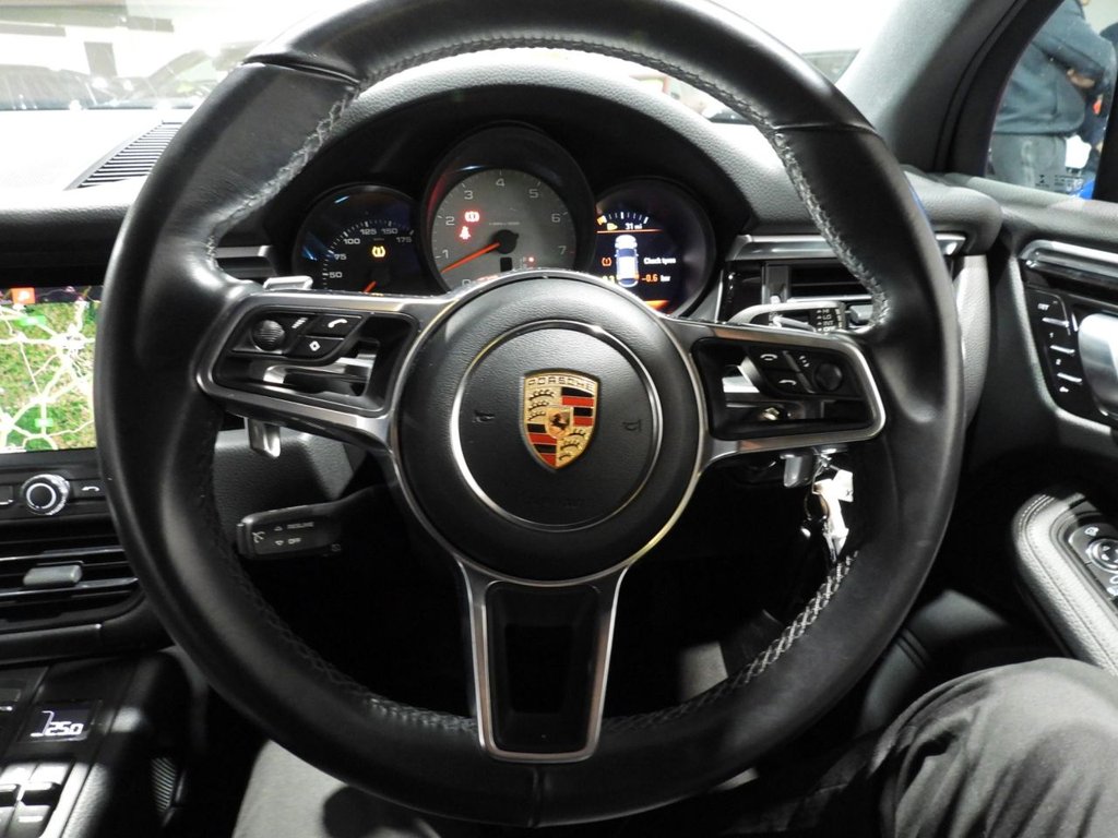 Used Porsche Macan 2019 for sale - 76610312: Photo 21