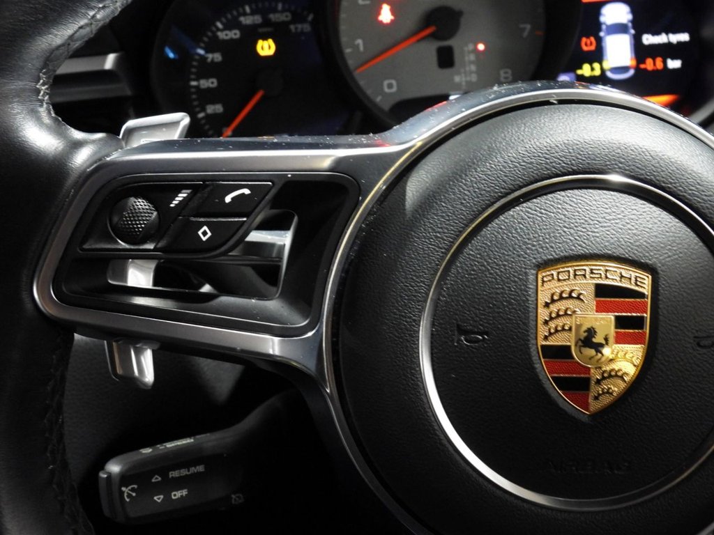 Used Porsche Macan 2019 for sale - 76610312: Photo 24