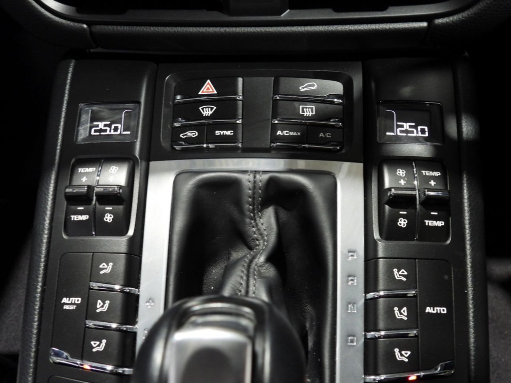 Used Porsche Macan 2019 for sale - 76610312: Photo 31