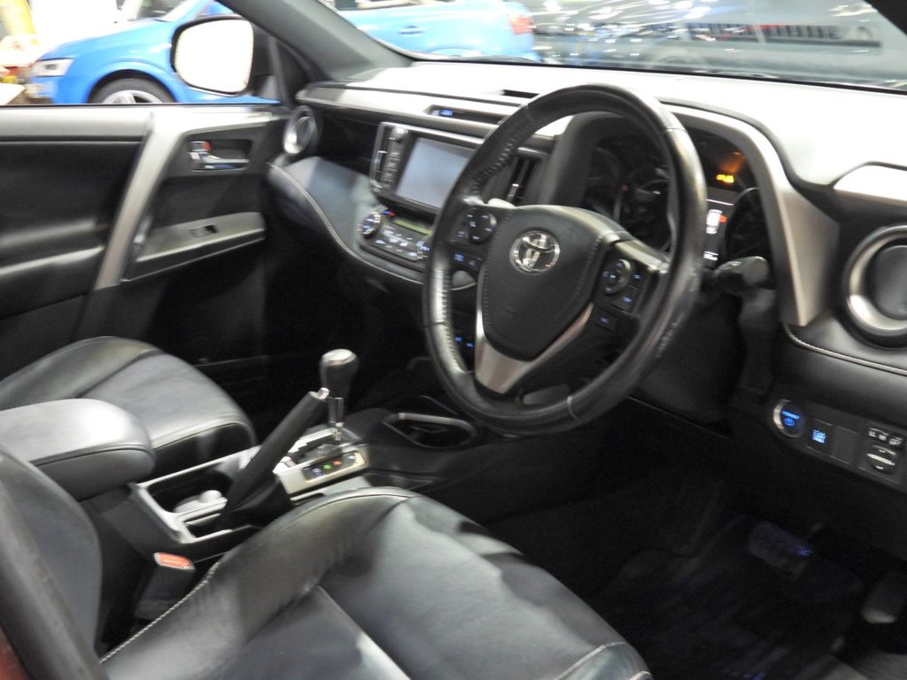 Used Toyota RAV4 2017 for sale - 77507977: Photo 3