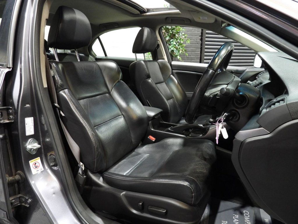 Used Honda Accord 2014 for sale - 76080880: Photo 16