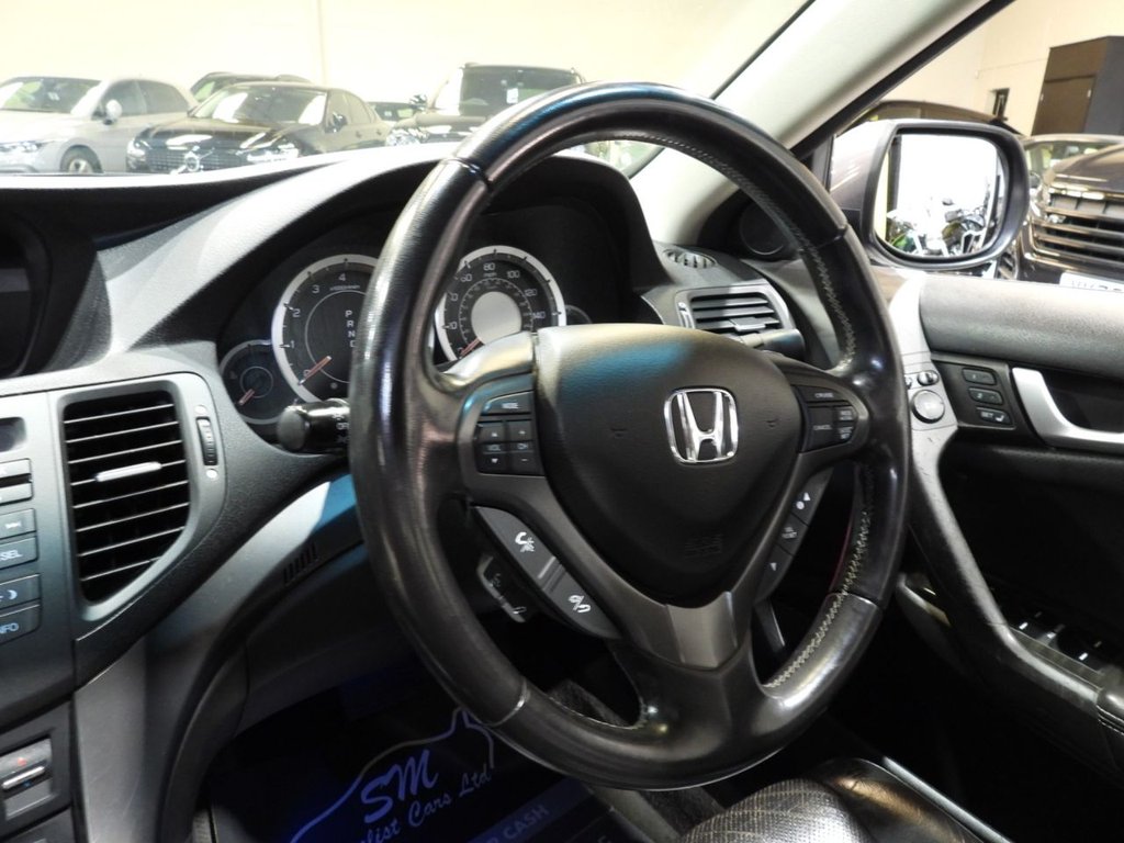 Used Honda Accord 2014 for sale - 76080880: Photo 17