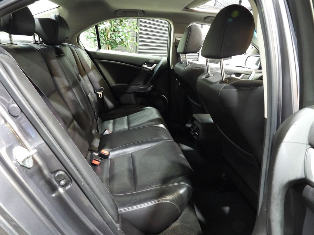 Used Honda Accord 2014 for sale - 76080880: Photo 20