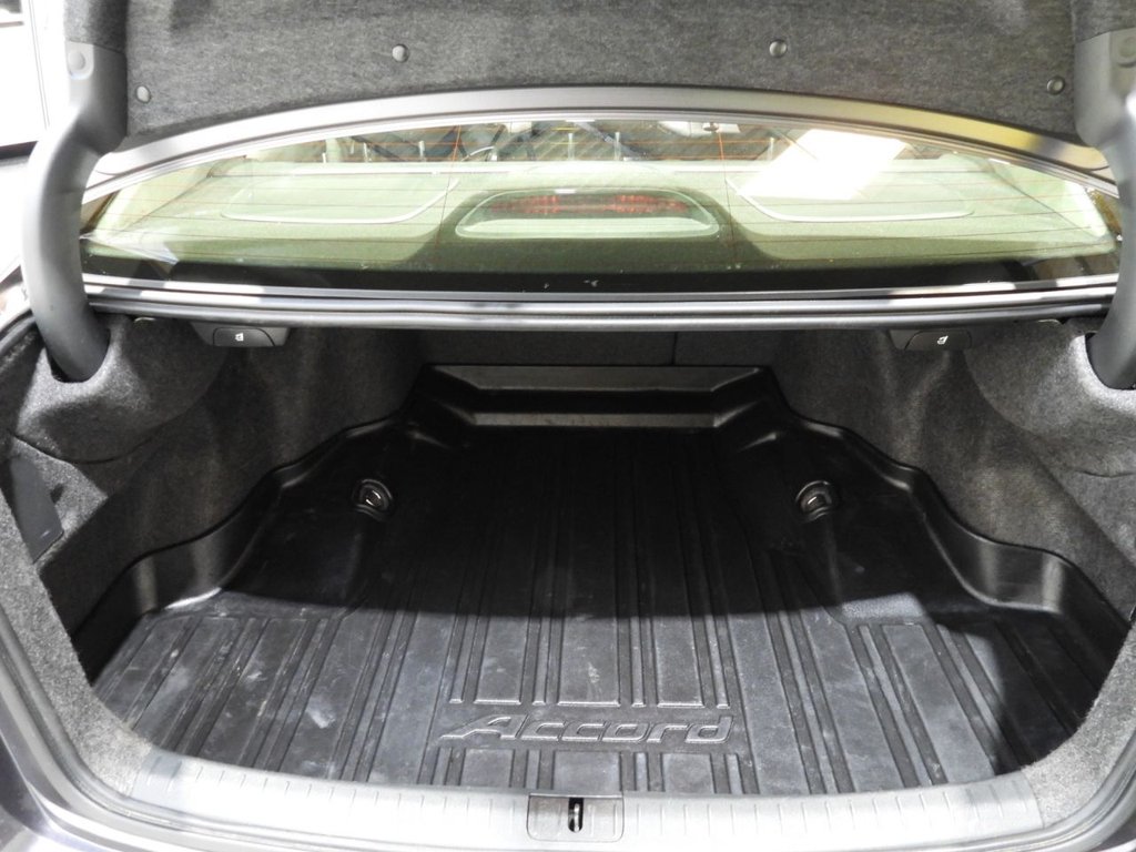 Used Honda Accord 2014 for sale - 76080880: Photo 33