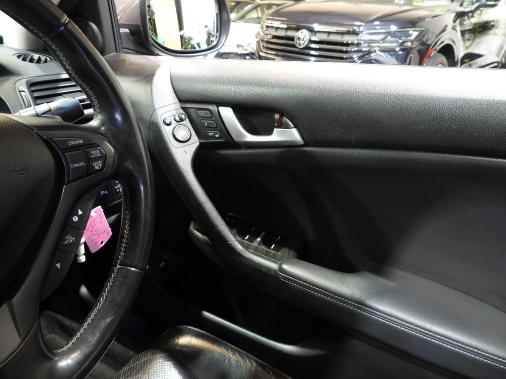 Used Honda Accord 2014 for sale - 76080880: Photo 37