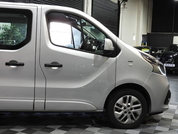 Used Renault Trafic 2018 for sale - 76303505: Photo 2
