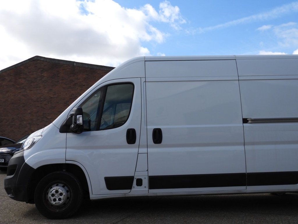 Used Vauxhall Movano 2024 for sale - 78097031: Photo 2